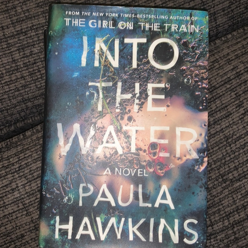 Paula Hawkins book Into The Water